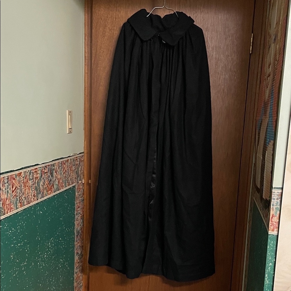 Vintage wool cashmere satin lined Black Women's cape - stunning